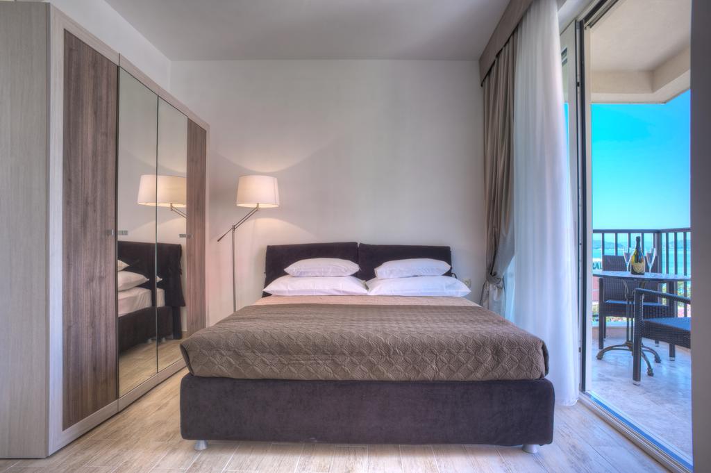 Guest House Przno Bay Sveti Stefan Ngoại thất bức ảnh