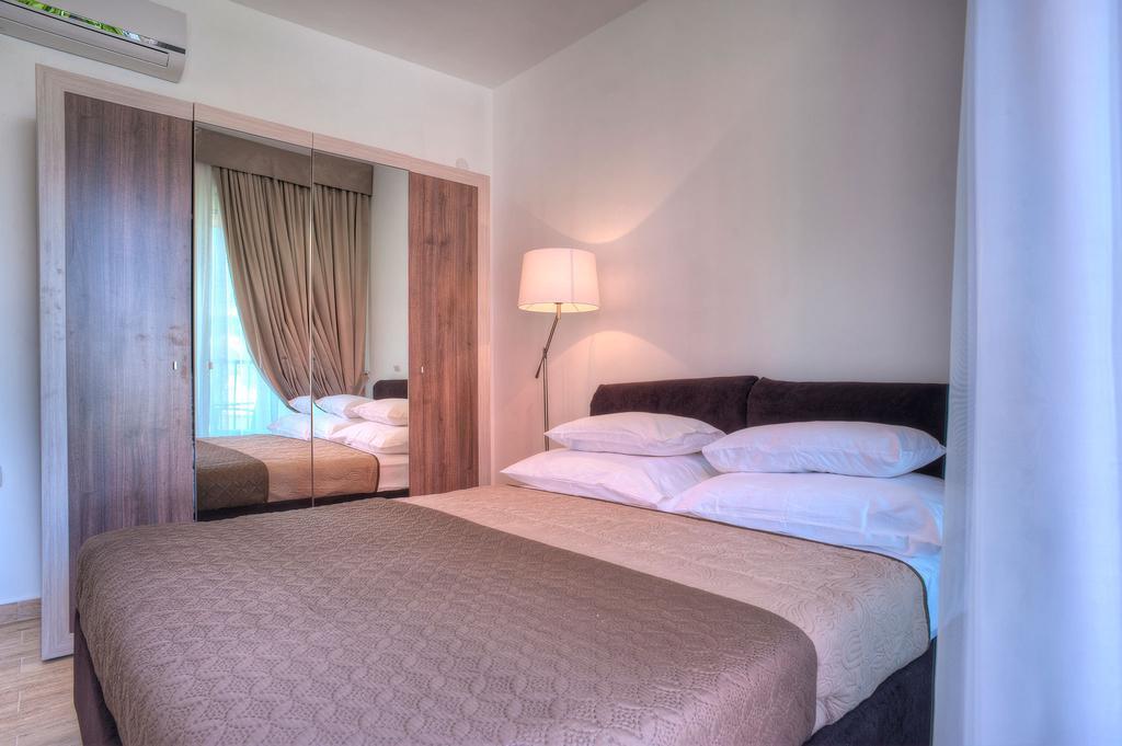 Guest House Przno Bay Sveti Stefan Ngoại thất bức ảnh