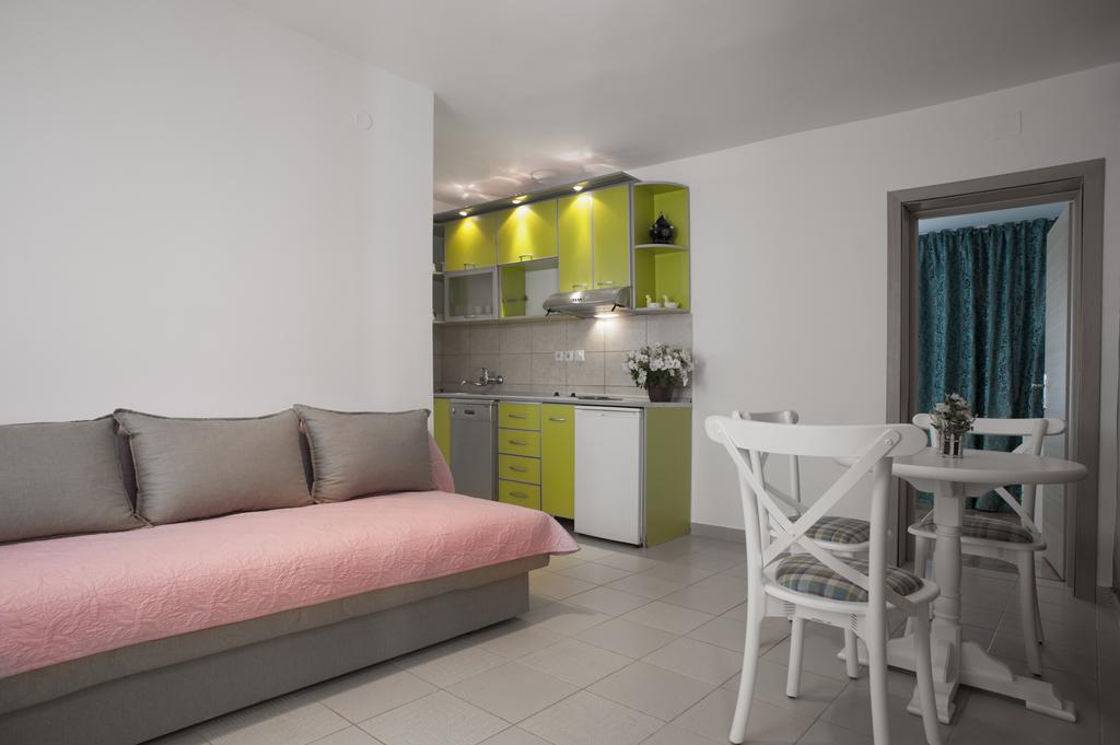 Guest House Przno Bay Sveti Stefan Ngoại thất bức ảnh