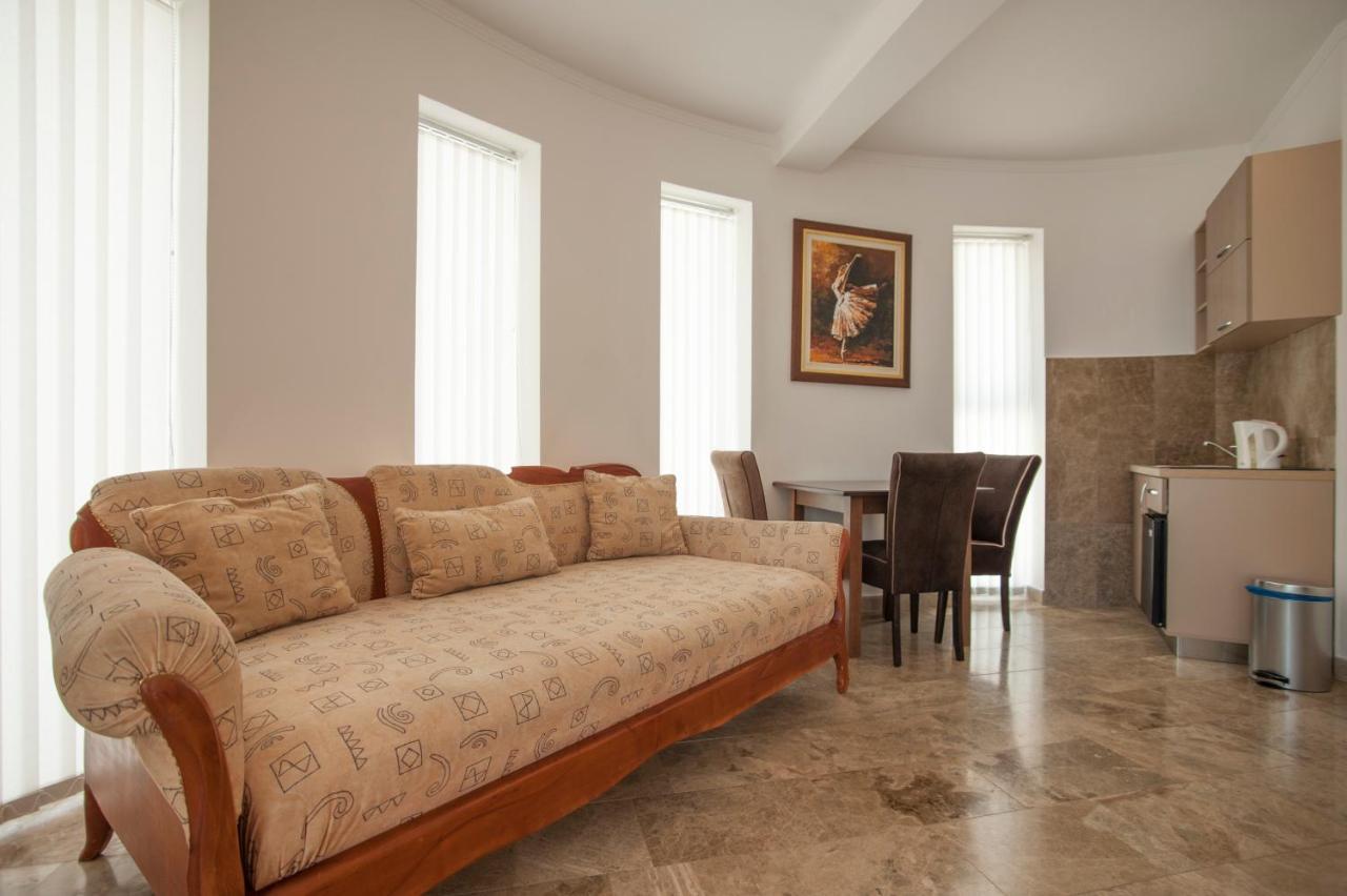 Guest House Przno Bay Sveti Stefan Ngoại thất bức ảnh