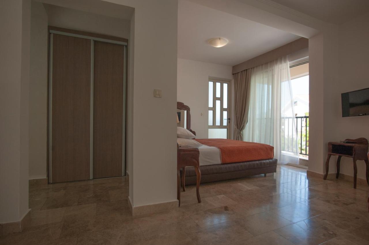 Guest House Przno Bay Sveti Stefan Ngoại thất bức ảnh